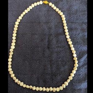 NWOT Real Freshwater pearl necklace